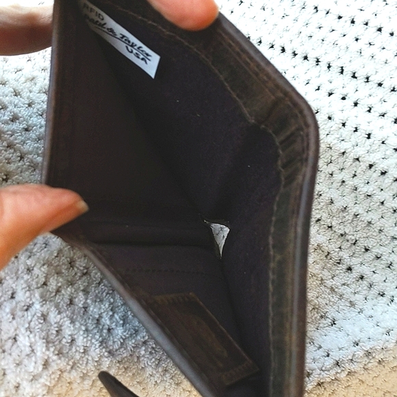 Paul and Taylor RFID Bifold Men's Wallet NWOTS - Picture 7 of 10